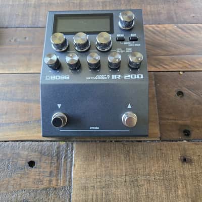 Boss IR-200 Amp and IR Cabinet 2021 - Present - Silver image 2