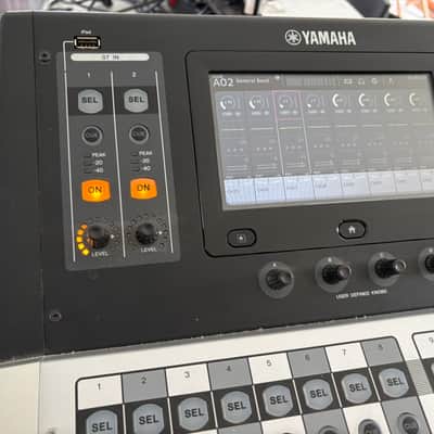 Yamaha TF1 40 Input Digital Mixing Console 2015 - Present - Grey / Black image 2