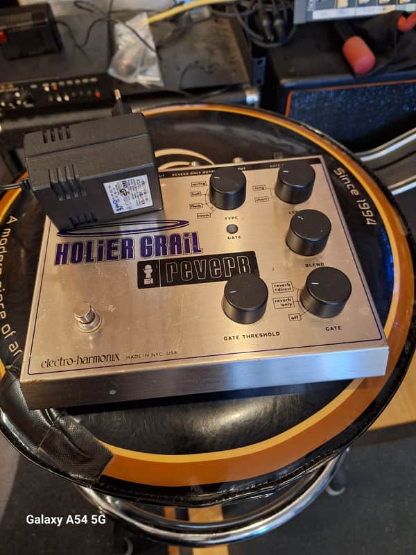 Electro-Harmonix Holier Grail