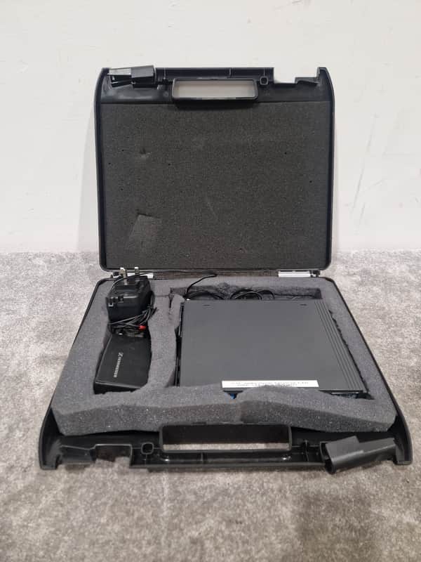 Sennheiser EM1031-V True Diversity Receiver - Professional Audio, True Diversity Technology - Excellent w/ Power Supply & Hard Case & Sennheiser Mic Transmitter image 1
