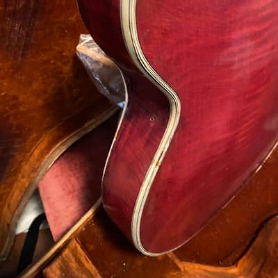 D'Angelico new yorker     basket case 1950's stained red image 12