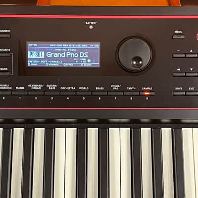 Roland JUNO-DS88 - Gig Ready 88 Key Synthesizer w/ Gator GK-88-SLXL Case image 5