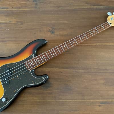 Fender Precision Bass, Three Tone Sunburst, MIJ, 2002 image 3