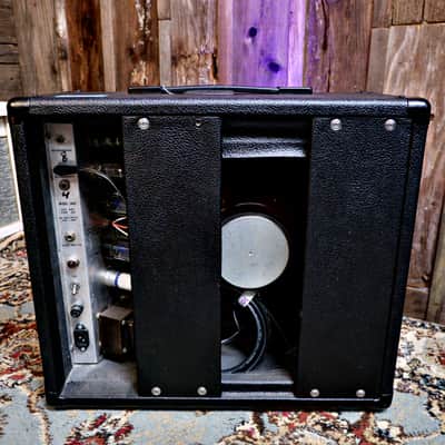Danelectro Sears Silvertone Model 1482 15-Watt 1x12 Guitar Combo - 1960s image 9