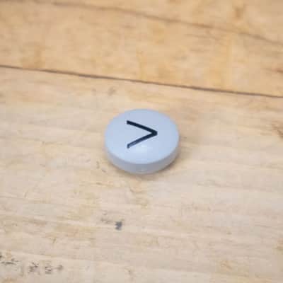 E-mu Gray Button Selector Cap/Cover with Arrow for Proteus 1000/2000 U222775