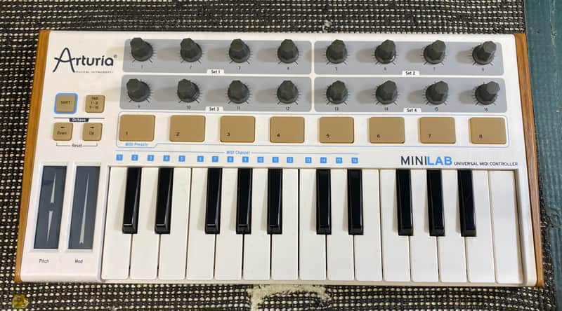 Arturia MiniLab 25-Key MIDI Controller | Reverb