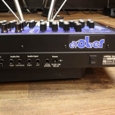 DAVE SMITH INSTRUMENTS Mono Evolver Keyboard PE [1063] (07/28) image 12