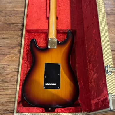 Fender Stevie Ray Vaughan Stratocaster with Pau Ferro Fretboard 1992-1999 - 3-Color Sunburst image 4