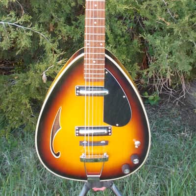 Danelectro Teardrop/Coral 1969 3-Color Sunburst Electric Guitar image 2