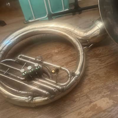 King 2350 BBb Sousaphone with detachable cluster, includes case. image 10