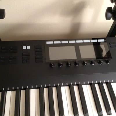 Native Instruments Komplete Kontrol S88 MKii 2020 - Present - Black image 2