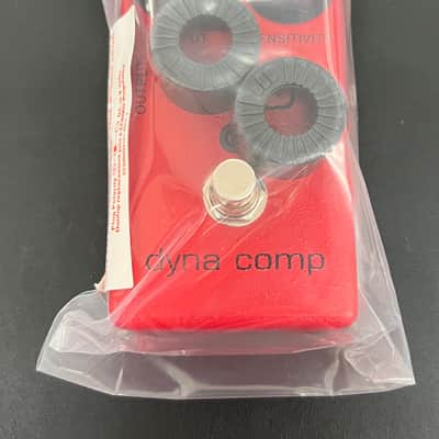 MXR M102 Dyna Comp 1995 - Present - Red image 2