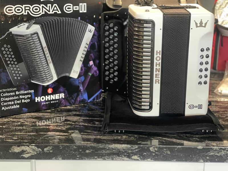 Hohner Corona ll C2 2022 Pearl white image 1