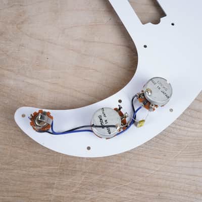 Fender PB62 PB57 LH Precision P Bass Pickguard Left Handed Prewired Loaded with Pots, Capacitor, and Jack MIJ / CIJ Tortoise Shell Unused Old Stock 13 Hole Vintage Style Reissue image 4
