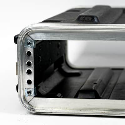 SKB 2U Rack Case – 15" Depth, Road-Ready Protection image 6