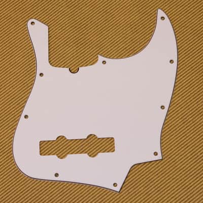 099-1335-000 Genuine Fender 3-Ply White Jazz Bass Pickguard