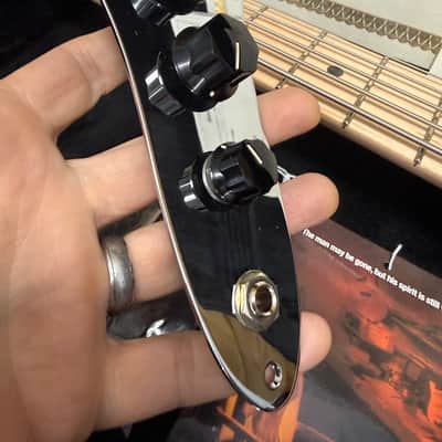 G&L JB-5 USA 5- string Jazz Bass -2022 - Honey Amber- Pine body -w/Sadowsky Preamp + OHSC image 23