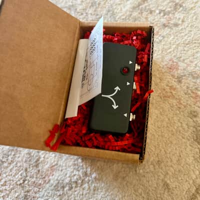 JHS Buffered Splitter V2 2018 - Present - Black image 5