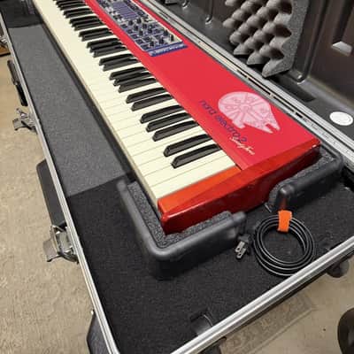 Nord electro 2 (seventy-three) with hard case image 2