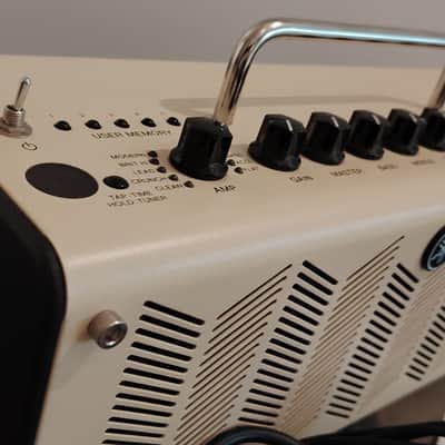 Yamaha THR10II 20-Watt 2x3" Stereo Digital Modeling Guitar Combo 2019 - Present - Tan Bild 2