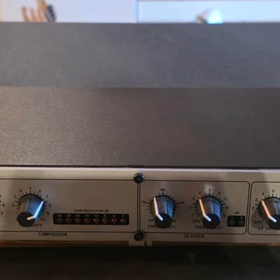 DBX 286S MICROPHONE PREAMP / PROCESSOR WITH BOX image 1