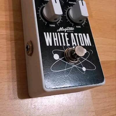 Magnetic Effects White Atom v1 imagen 2
