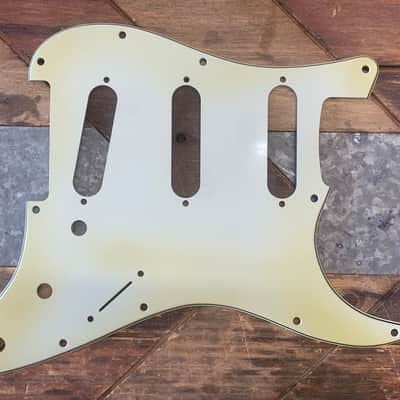 Real Life Relics Fender® Aged Mint Green Stratocaster® Pickguard 3 Ply 0992144000   [PGAC1]
