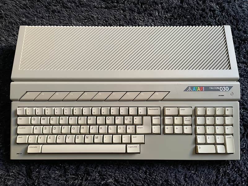 Atari Falcon 030 - 14MB version with 2GB internal HDD image 1