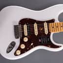 Fender American Ultra Stratocaster HSS – Arctic Pearl w/Maple