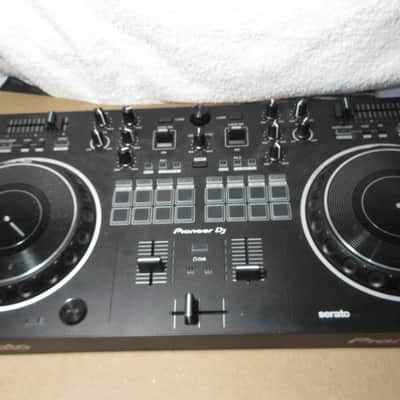 Pioneer DDJ-REV1 2-Channel DJ Controller 2022 - Present - Black image 7