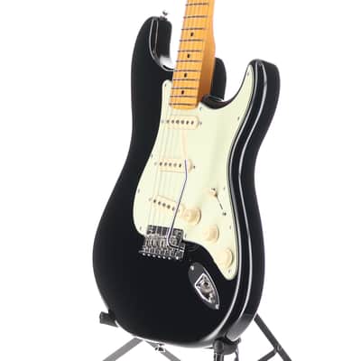 Fender Certified Pre-Owned American Professional II Stratocaster, Maple Fingerboard, Black (H11) (07934) image 4