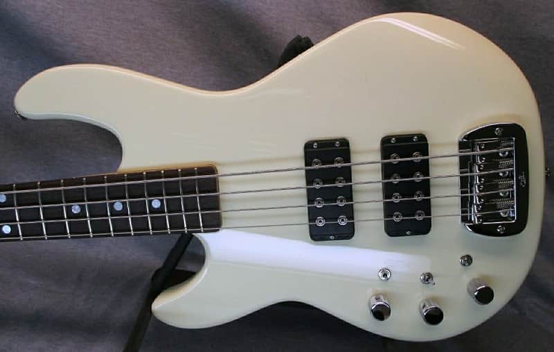 USA G&L Lefty L-2000 Bass image 1