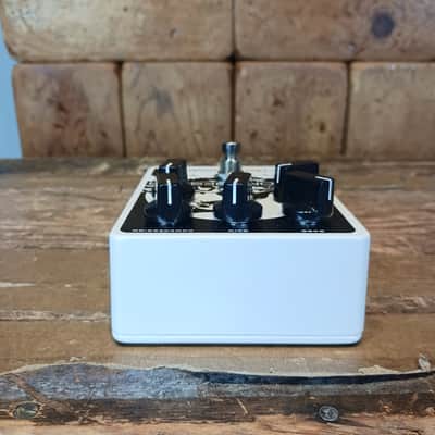 Catalinbread Nicompressor Pedal - Pearl image 4