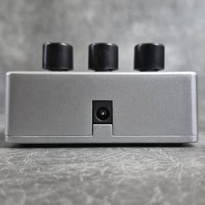 Electro-Harmonix Walking On The Moon Andy Summers Signature Flanger / Filter Matrix 2023 - Present - Silver / Black image 4