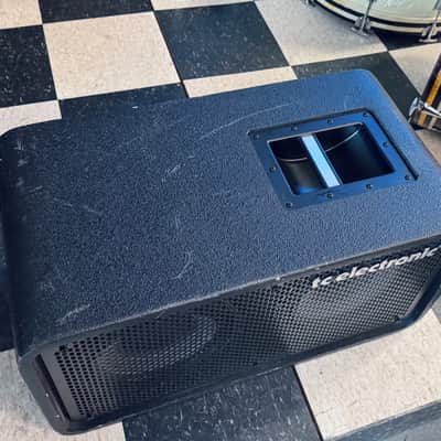TC Electronic RS210 2x10 cabinet for Bass Guitar image 2