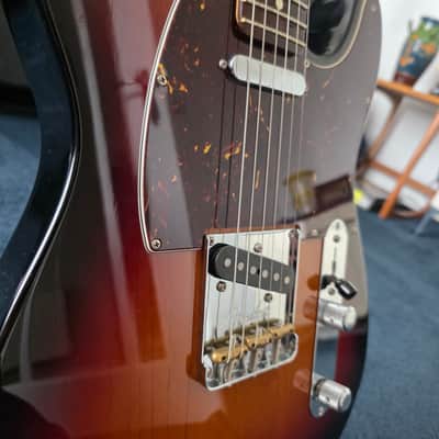 Fender American Professional II Telecaster with Rosewood Fretboard 2020 - Present - 3-Color Sunburst image 4
