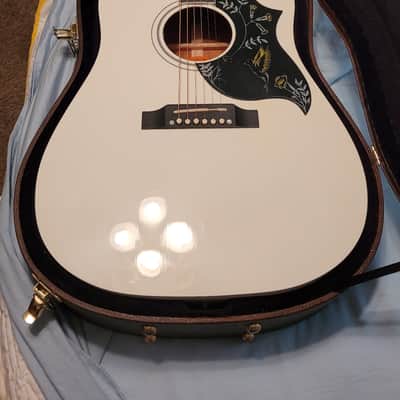 Gibson  Hummingbird LIMITED  2016 Alpine White image 1