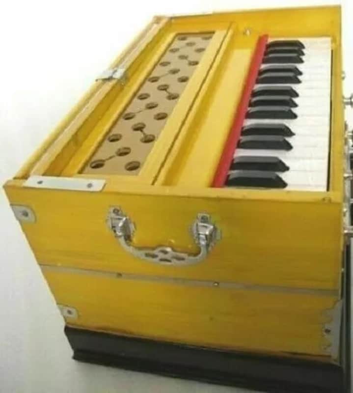 Armonia Musical High Class Sound 4 Stopper Double Bellow 32 Key Harmonium image 1
