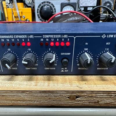 Symetrix 528E Channel Strip Mic Pre Parametric EQ Comp image 3