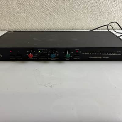dbx 160XT Compressor / Limiter 2000s - Black image 2