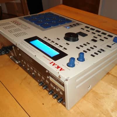 Akai MPC 2000 w/Custom BLUE LEDs & PADs 32MB RAM Sample & Boot Disks OS Ver.1.72 image 9