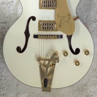 Gretsch G6136T-MGC Michael Guy Chislett Signature Falcon +Bigsby, Vintage White image 1