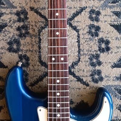 Fender Highway One Stratocaster with Rosewood Fretboard 2003 - Sapphire Blue Transparent image 12