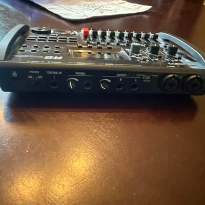 Zoom R8 Recorder: Interface: Controller: Sampler 2010s - Black image 7