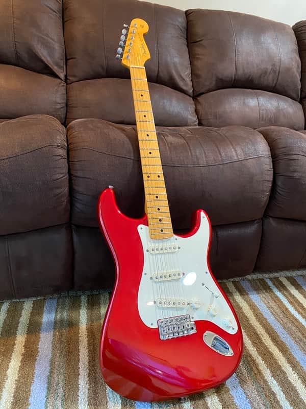 Fender Eric Johnson Stratocaster with Maple Fretboard - Candy Apple Red