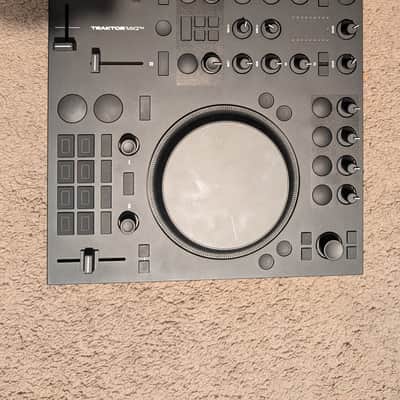 Native Instruments Traktor MX2 DJ Controller image 6