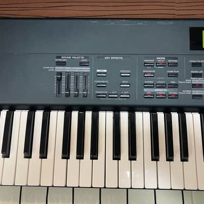 Roland XP-80 76-Key 64-Voice Music Workstation Keyboard 1999 - 2004 - Black image 5