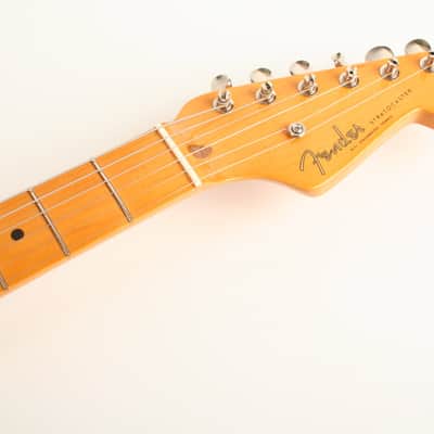 Fender 70th Anniversary American Vintage II 1954 Stratocaster Maple Fingerboard 2-Color Sunburst V704218 image 6