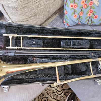 Yamaha YSL-352 Tenor Trombone, Japan, with case and mouthpiece image 2