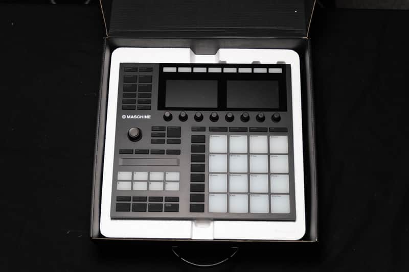 Native Instruments Maschine MK3 2017 - Black image 1